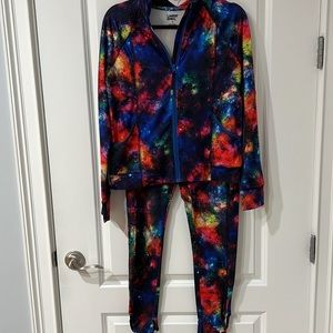 2 piece brand new day wear outfit. Girls xl 4/16.